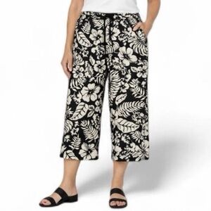 Lauren Ralph Lauren Petite 8P
Black White Floral Wide Leg Crop
Drawstring Pants